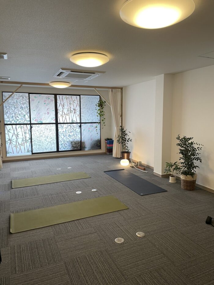 都島ヨガスタジオ　yoga asmi