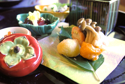 見ためにも美しい前菜「錦秋盆盛」 どれから食べるか、迷ってしまう！ 