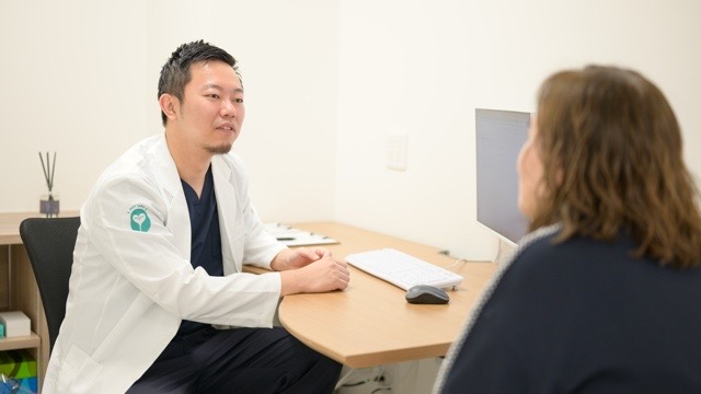 休職や復職に関する相談にも対応する髙野謹嗣先生