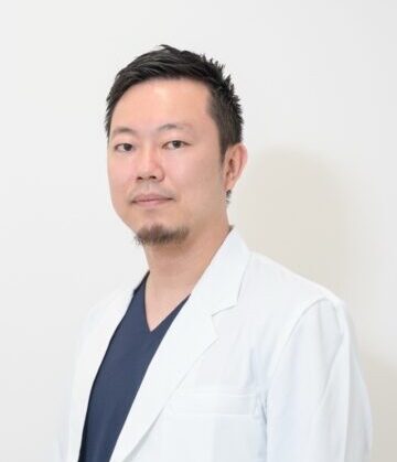 セルフラボ野江駅前メンタルクリニック院長の髙野謹嗣先生