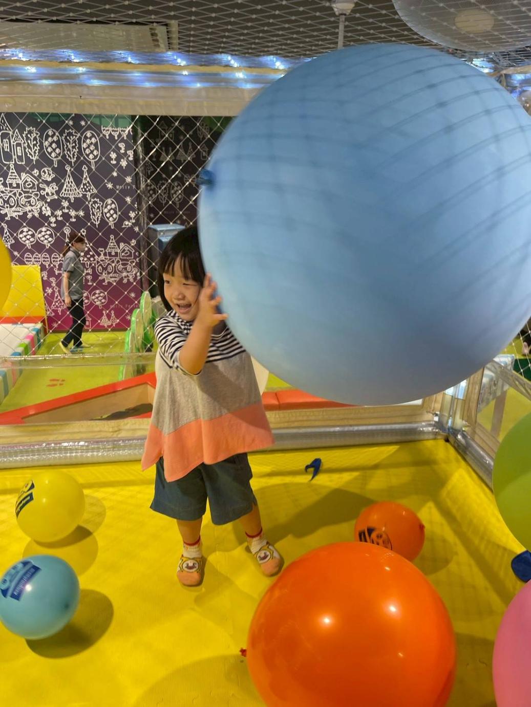 イオンモール大日 スキッズガーデン 風船の部屋