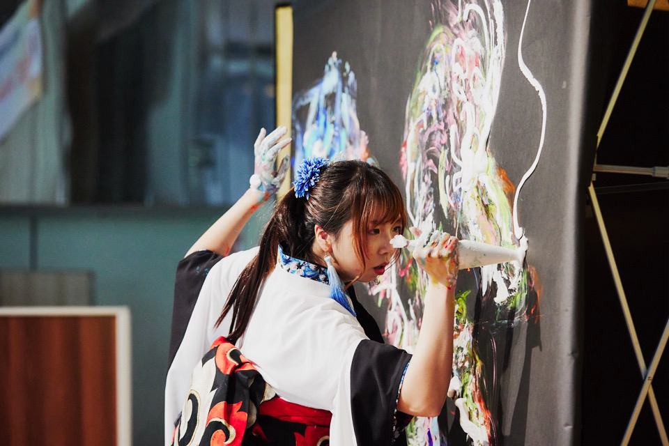 万博　シュガーペイント 体験・講座　KOYUKI シュガーアーティスト　パティシエ　巫女　シュガーペイント協会　女性アーティスト パティシエ アーティスト 転身　砂糖 アートアイシングクッキー