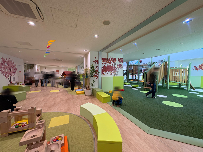 京都　京都競馬場　競馬　馬　ふれあい　乗馬　餌やり　ボーネルンド　Paka Run！　パカラン　ふわふわドーム