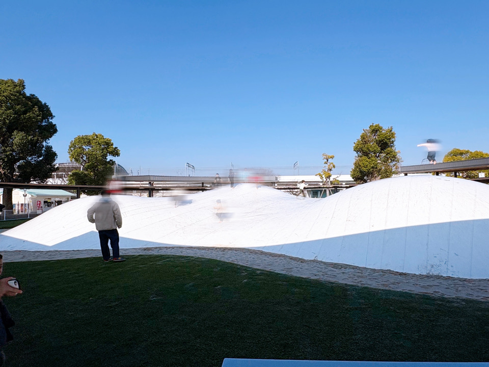 京都　京都競馬場　競馬　馬　ふれあい　乗馬　餌やり　ボーネルンド　Paka Run！　パカラン　ふわふわドーム