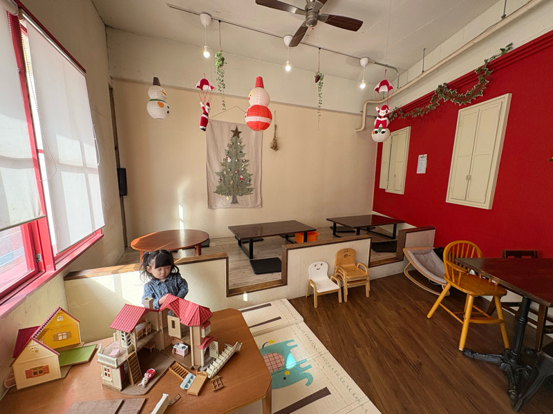 弁天町　親子カフェ　子連れスポット　マール　親子カフェ&バル　子連れレストラン　子連れ飲み会　キッズプレート　お子様メニュー　子供椅子　ジャングルジム　遊び場