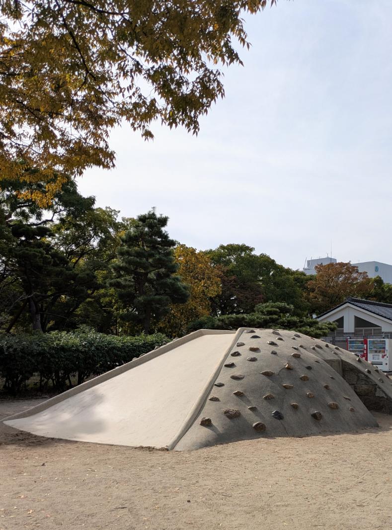 住吉区　住吉公園　石山遊具