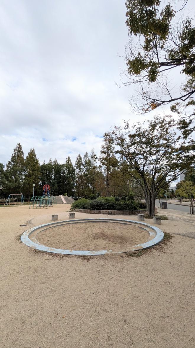 東住吉区　長居公園　北東こども広場　砂場