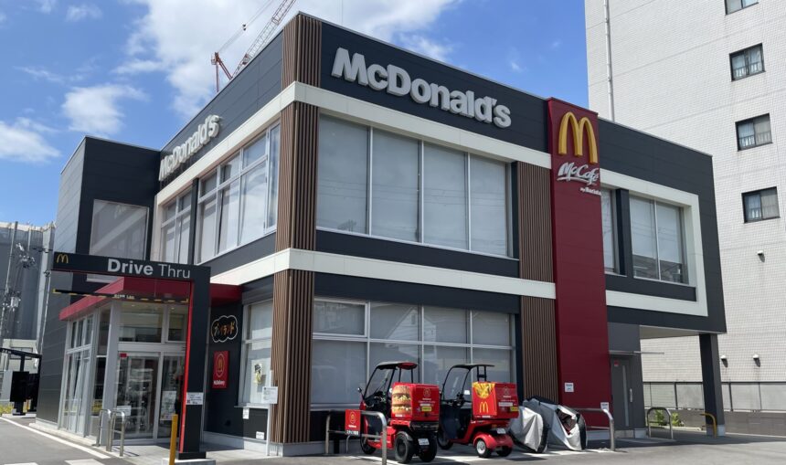 マクドナルド赤川店　マックカフェ　大型店舗