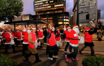 Grand Santa Parade in UMEKITA