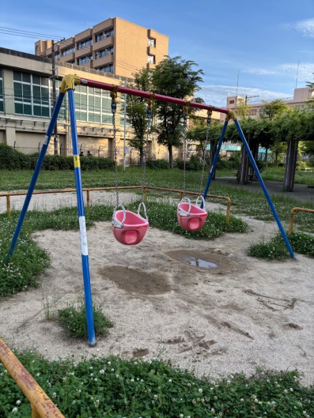 港区　抱月公園　遊具