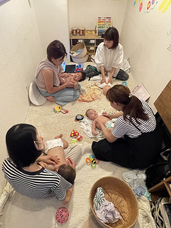 鶴見区　ANNA　ベビーマッサージ　しみずゆか　手形足形アート　Cafe COTtoN