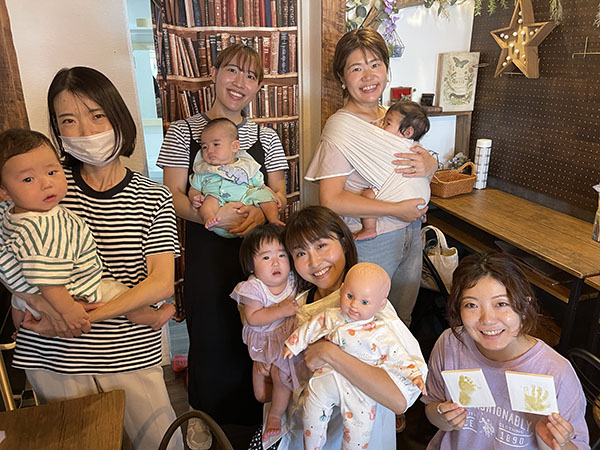 鶴見区　ANNA　ベビーマッサージ　しみずゆか　手形足形アート　Cafe COTtoN