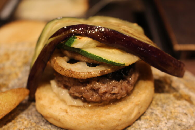 赤ふじ、ハンバーガー