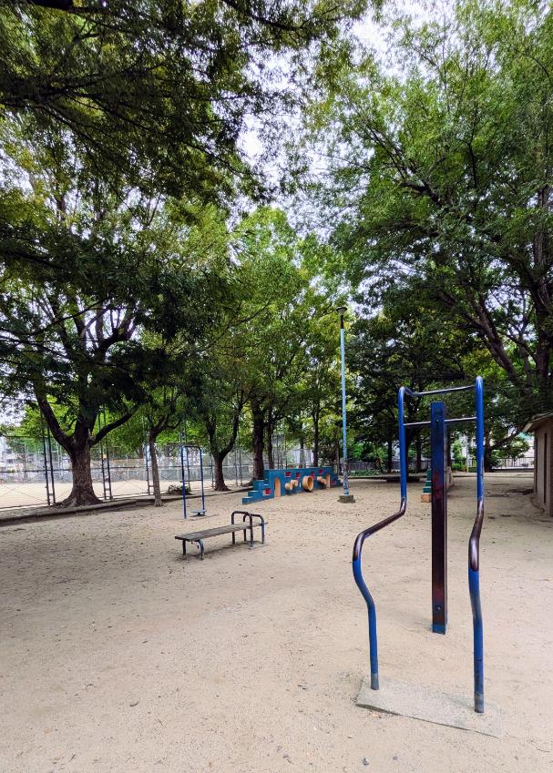 東住吉区　今川公園　グラウンド横　健康器具