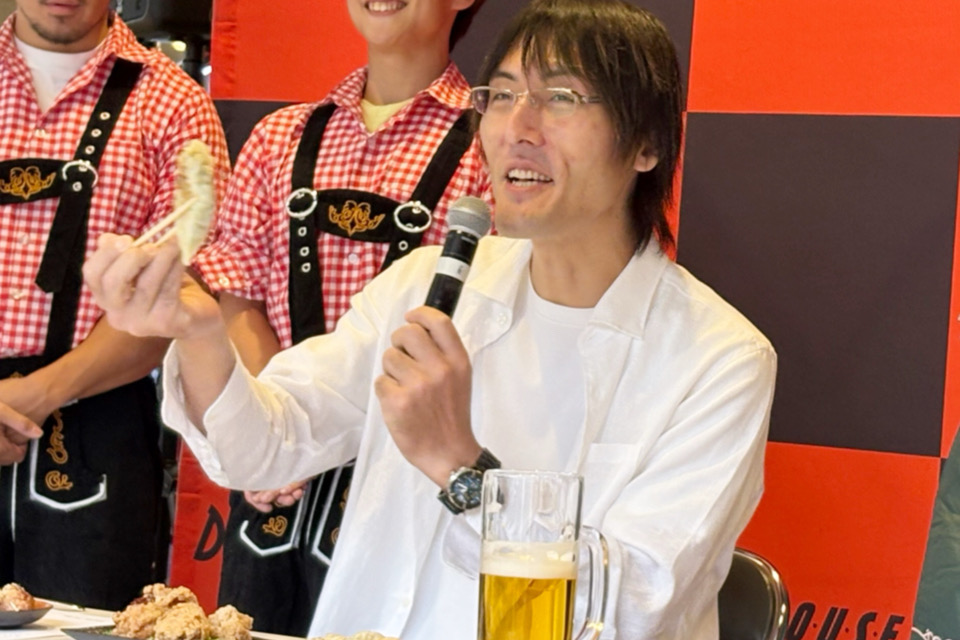 ddhouse オクトバーフェスト 大阪 梅田 2025 ビールイベント 白田信幸 プレスイベント 試飲 飲み比べ グルメ 餃子 赤星 スーパードライ フードペアリング 館内イベント d.d.house ジャイアント白田