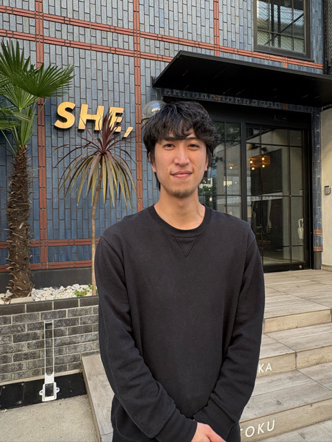 弁天町　HOTEL SHE, OSAKA ミルクシェイク クラフトコーラ SHE, SIDE DINER　ピザ　カフェ　ホテル併設 クリスマスマーケット 音楽イベント　ギャラリー