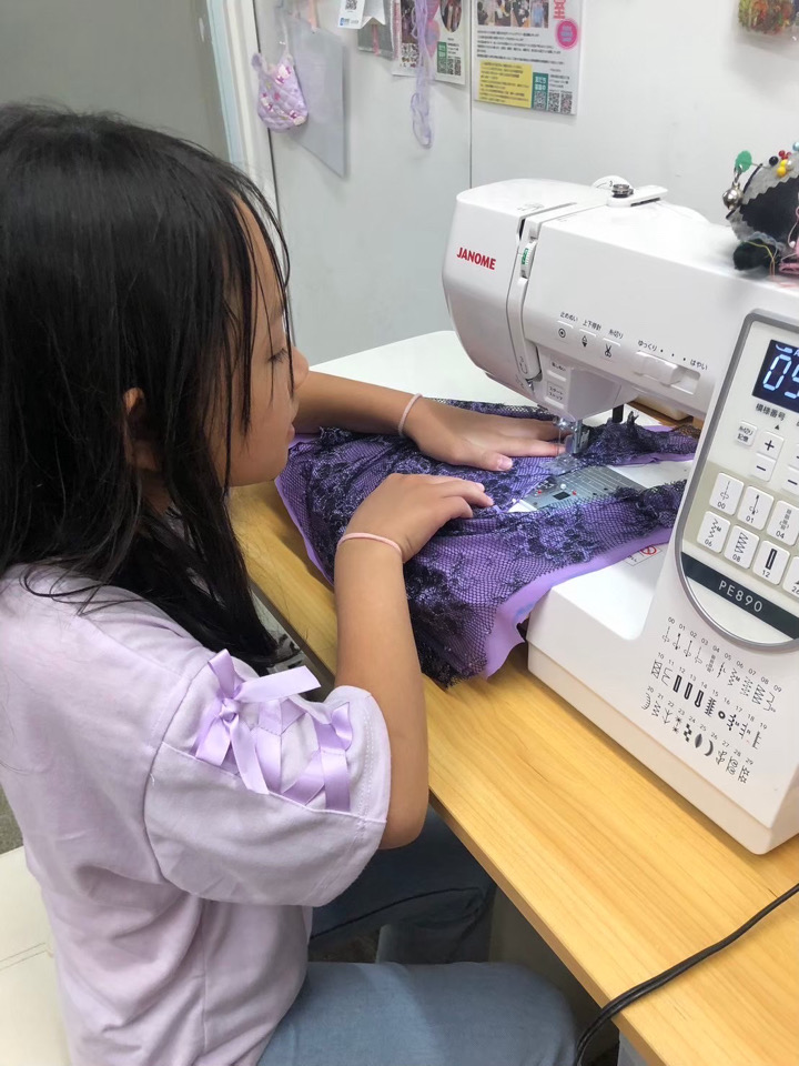 珍百景　プリンセス学校　ドレス制作　ミシン　子供洋裁　英語　子供フラワー　Sae Ballet Studio　バレエ　徐冴香