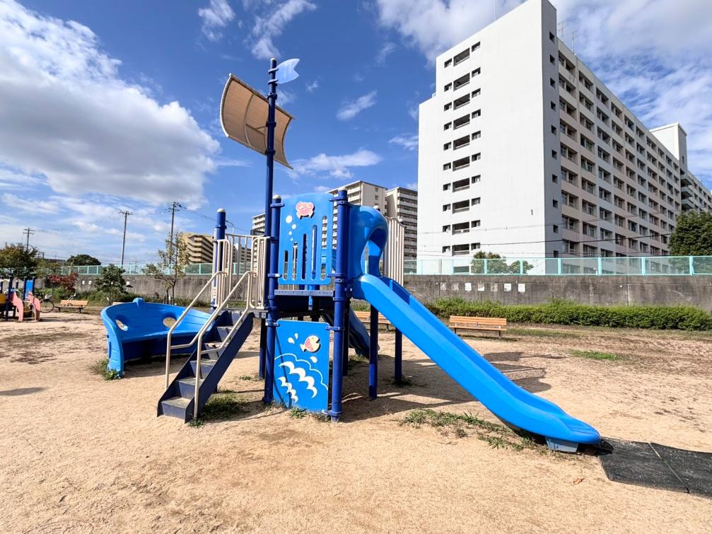 此花区　正蓮寺川公園　複合遊具　大きい子向け