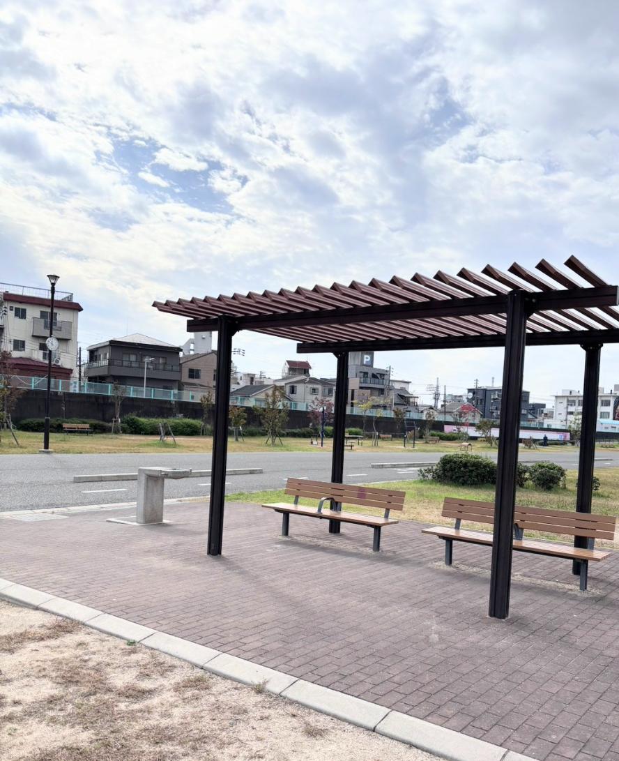 此花区　正蓮寺川公園　パーゴラ