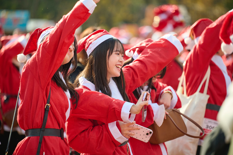 サンタパレード 大阪 大阪城公園 サンタパレード大阪2025 チャリティーイベント EXILE TETSUYA マーク・パンサー マイケル・ジャクトン リラックマ 公式サンタ メッセージツリー