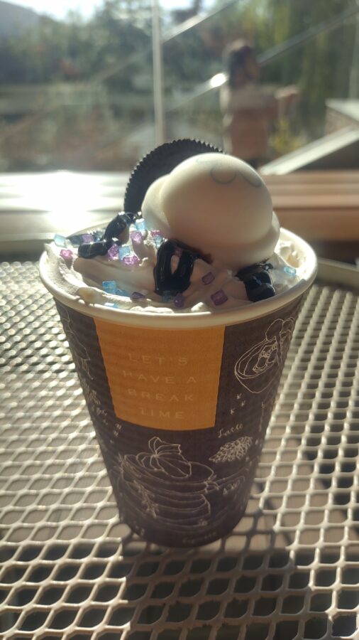 ともとも一家も挑戦し、それぞれに違うデザインの魚面を完成させました。