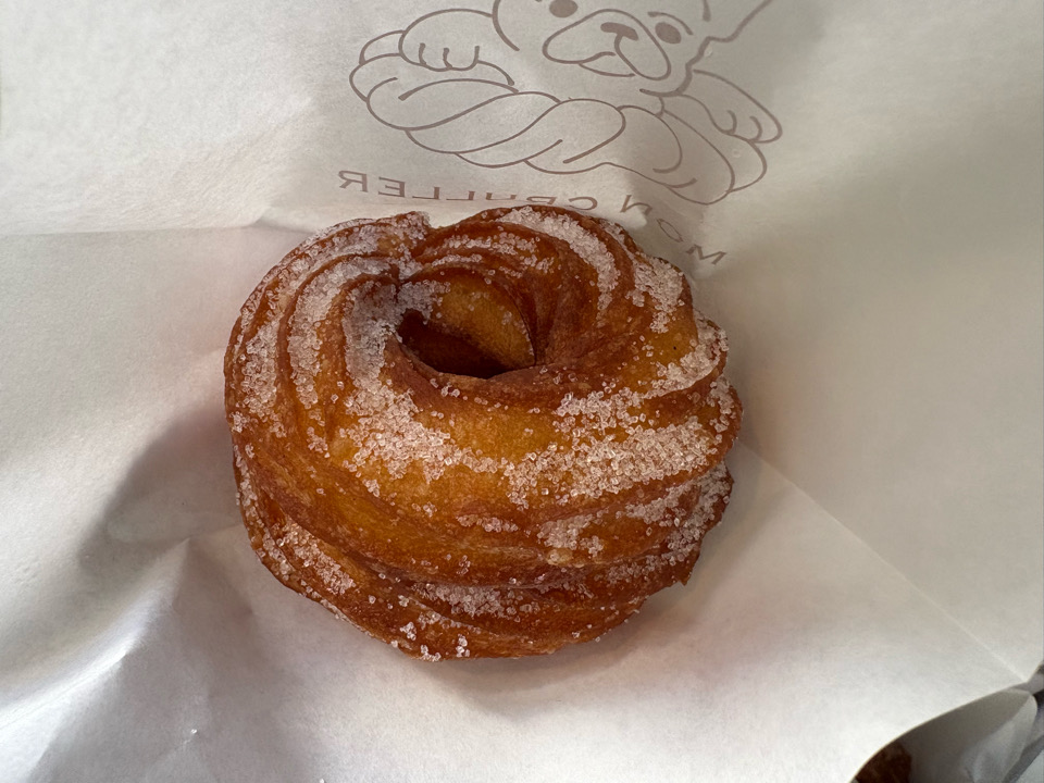 北新地　北区　MON CRULLER モンクルーラー　フレンチクルーラー　ドーナツ　新名物　おもたせ　スイーツ
