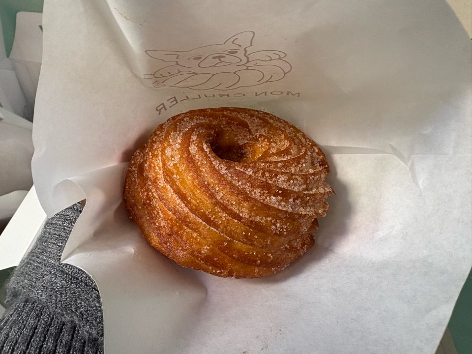 北新地　北区　MON CRULLER モンクルーラー　フレンチクルーラー　ドーナツ　新名物　おもたせ　スイーツ