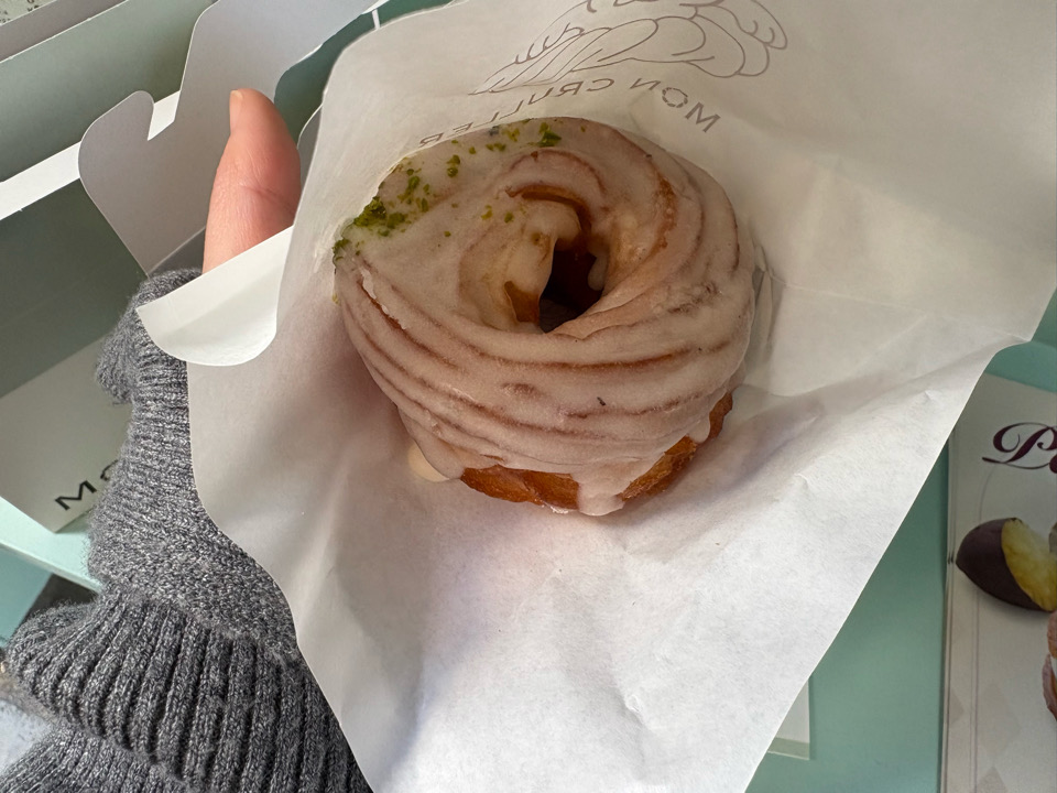 北新地　北区　MON CRULLER モンクルーラー　フレンチクルーラー　ドーナツ　新名物　おもたせ　スイーツ