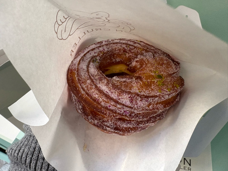 北新地　北区　MON CRULLER モンクルーラー　フレンチクルーラー　ドーナツ　新名物　おもたせ　スイーツ