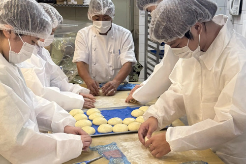 N高グループ、クックハウス