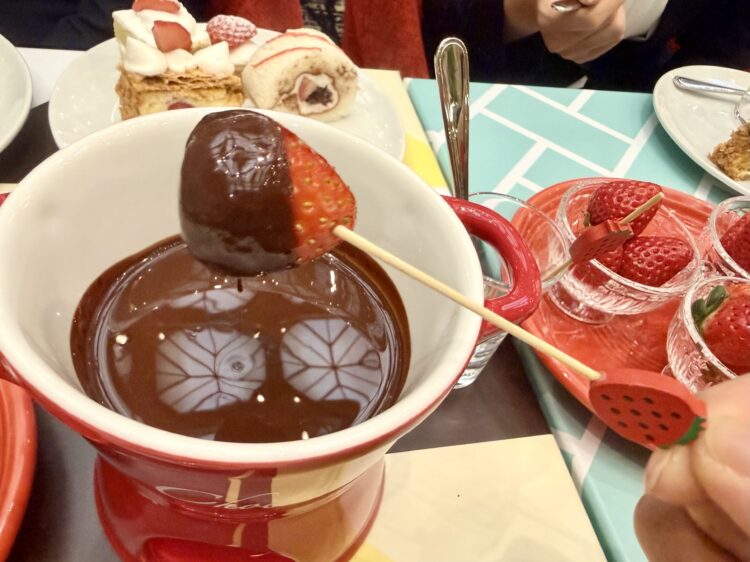 ホテルニューオータニ大阪、スーパースイーツビュッフェ2026 、ホテルでいちご狩り