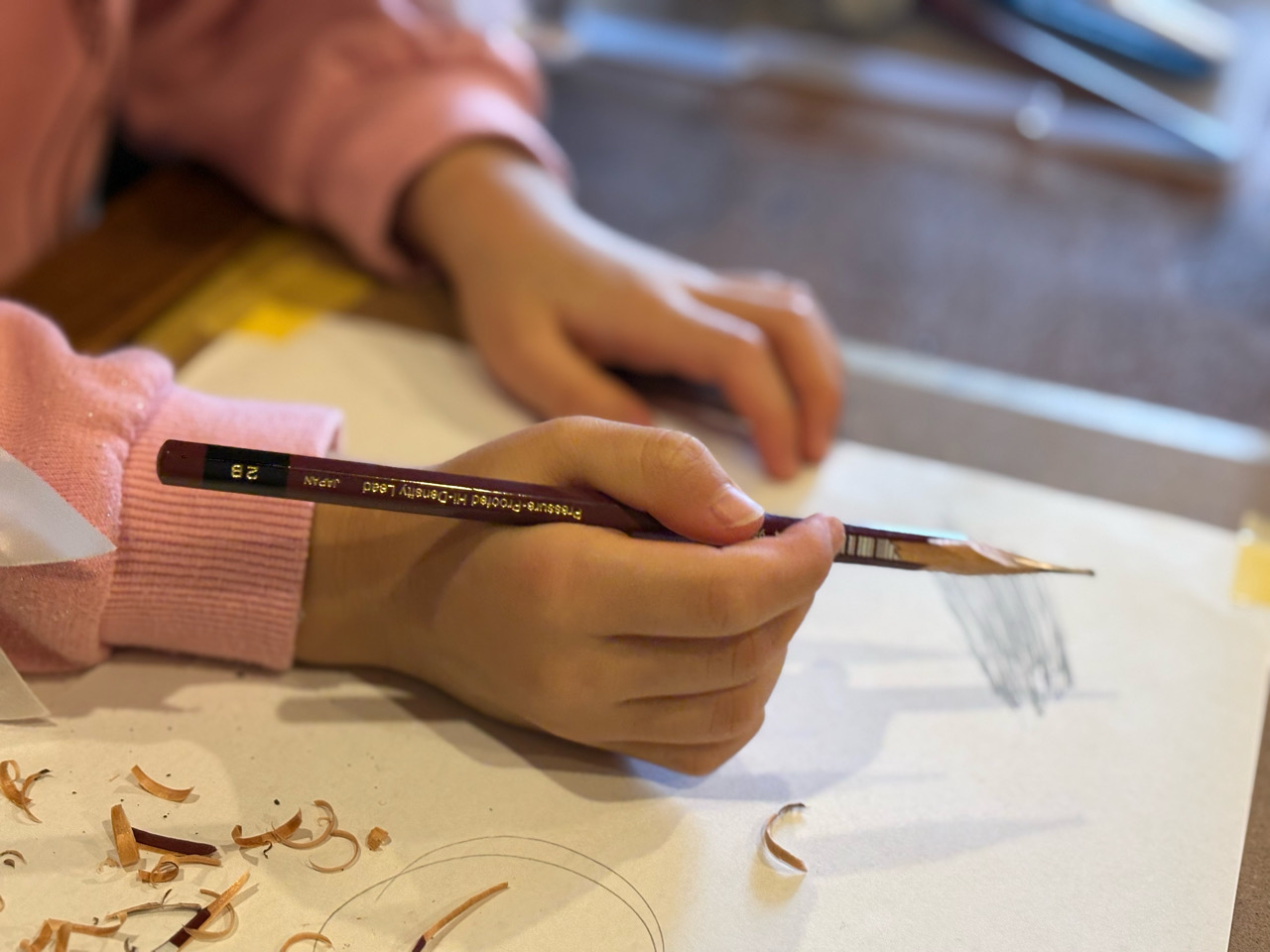 親子でアート体験　大阪市西区　まちの美術部　デッサン　テクスチャーアート