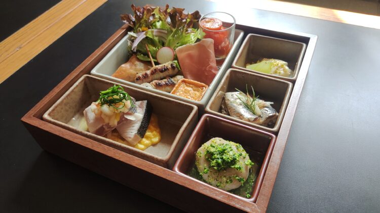 大阪市中央公会堂、レストラン、バルニバービ