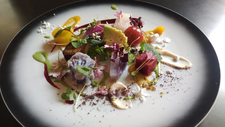 大阪市中央公会堂、レストラン、バルニバービ