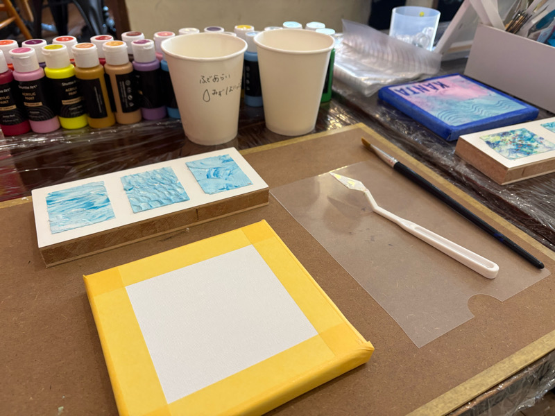 親子でアート体験　大阪市西区　まちの美術部　デッサン　テクスチャーアート