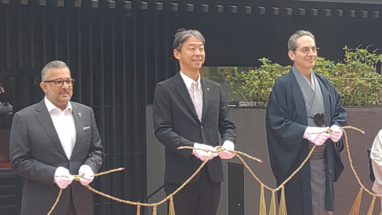 カペラ京都、シンガポール