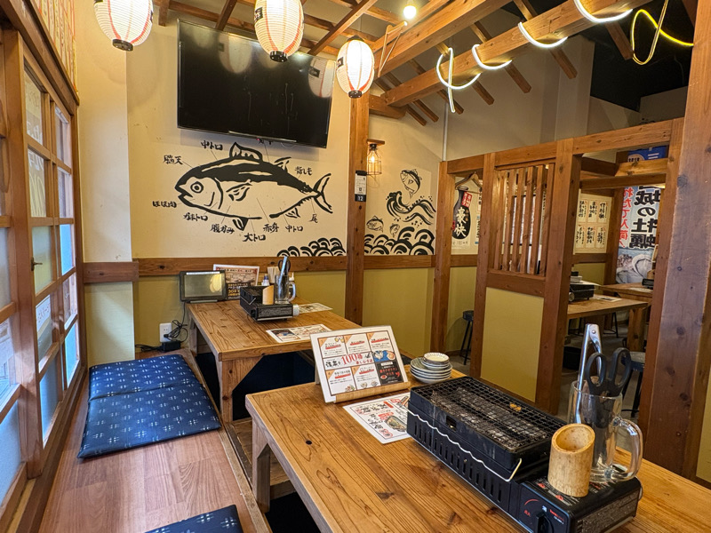 弁天町　港区　波平　海鮮　海鮮居酒屋　串カツ　浜焼き　牡蠣　ホタテ　サザエ　生簀