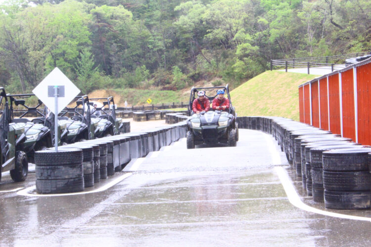 ネスタリゾート神戸、ライジング・バギー