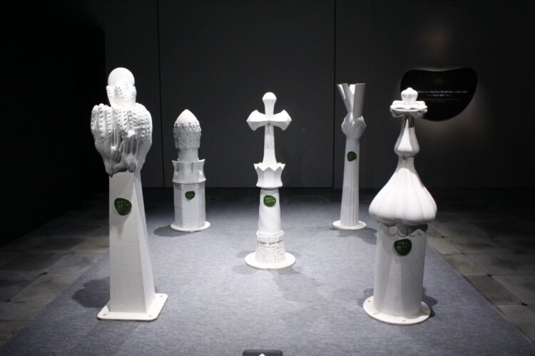 NAKED、ガウディ展