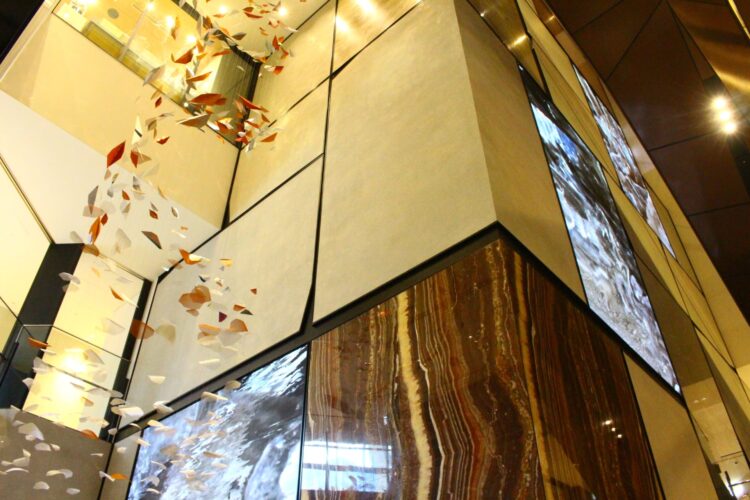 クオーツ心斎橋