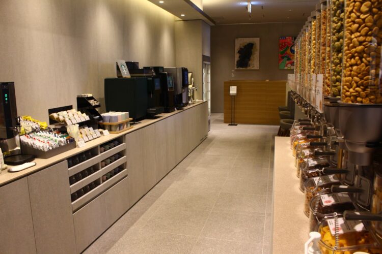 クオーツ心斎橋、スターバックス、シェアラウンジ