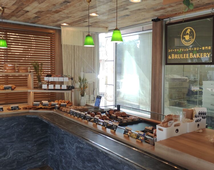 ブリュレ、クロワッサン、BAKED MAGIC ＆ BRULEE BAKERY