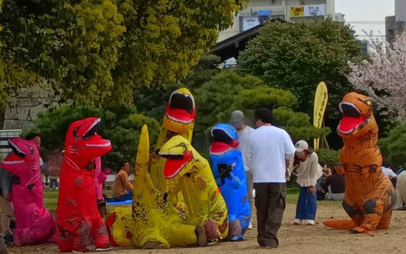 奈良 住宅展示場イベント キッズ体験パーク 恐竜着ぐるみ体験
