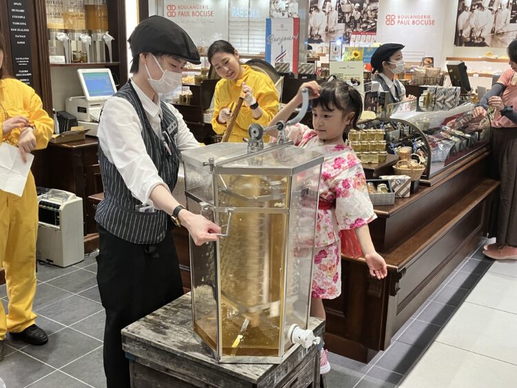 大丸心斎橋店、蜜しぼり体験、心斎橋はちみつプロジェクト