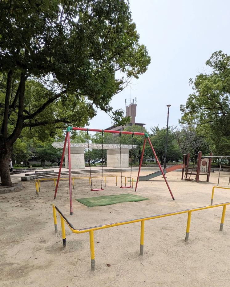 平野白鷺公園　東住吉区今川　遊具　ブランコ