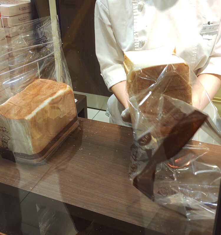 りくろーおじさんの店、チーズケーキ、大丸梅田店、アップルパイ