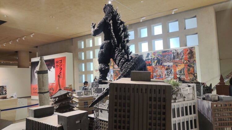ゴジラ、神戸ゆかりの美術館