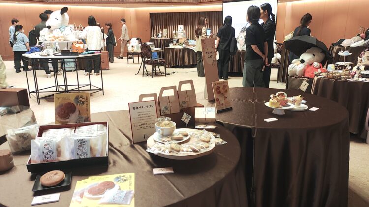 阪急うめだ本店、PEANUTS、スヌーピー