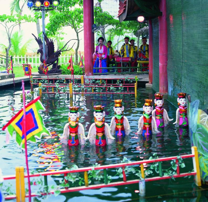 ベトナム旅行　水上人形劇　