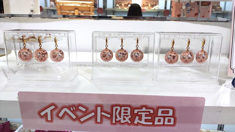 大丸梅田店、ハローキティー、サンリオ